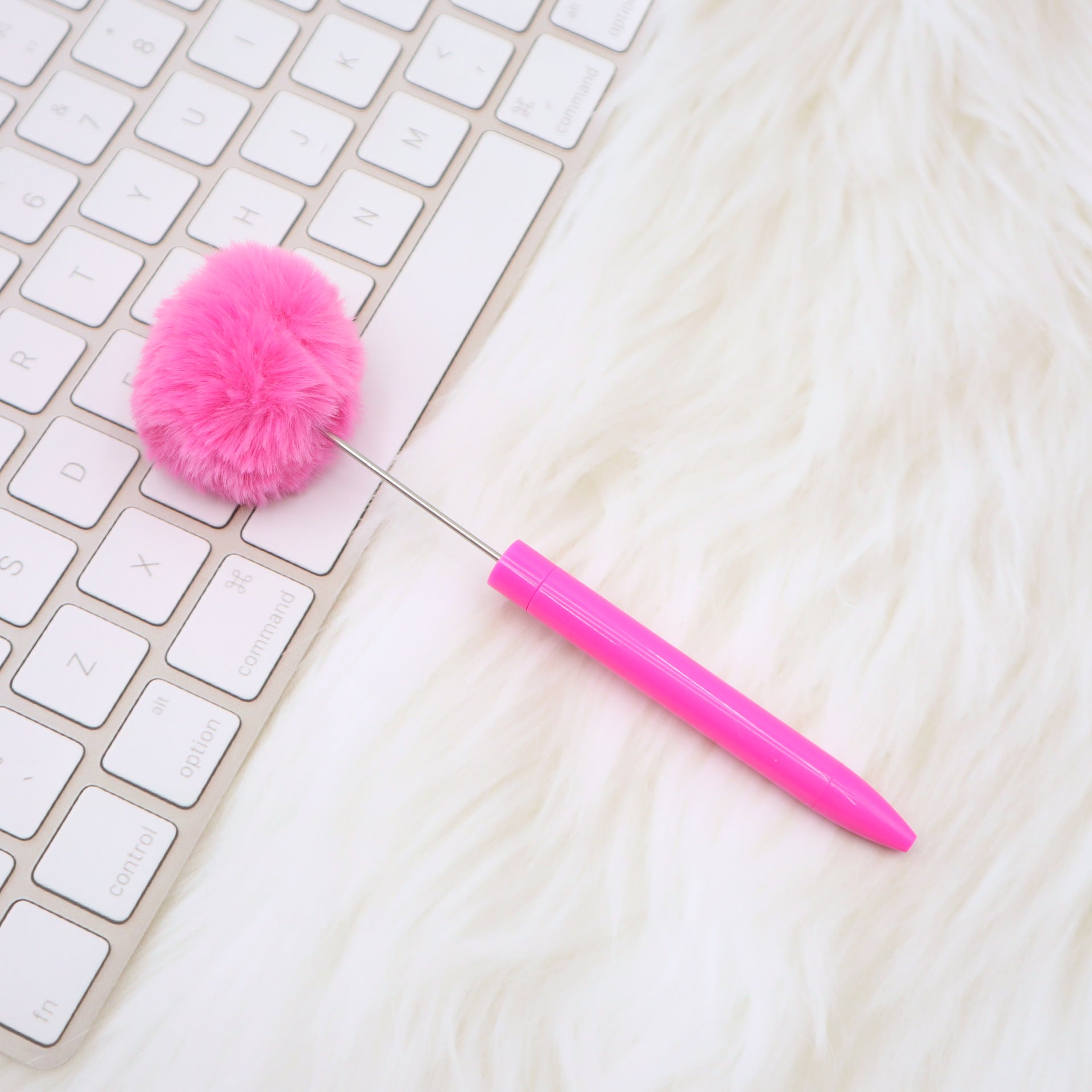 Wholesale New Plush Ball Bead Pen Creative DIY Handmade Plastic Plush Ball Beaded Ballpoint Pen High Value Plush Pen